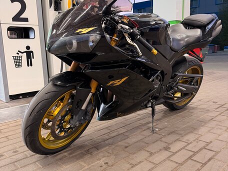 2007 Yamaha YZF-R1, чёрный, 670000 рублей, вид 4
