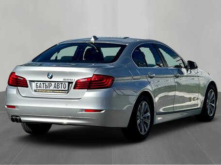 2013 BMW 5 серии 520i VI (F10/F11/F07) Рестайлинг, серебристый, 1595000 рублей, вид 4