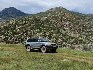 2001 Mitsubishi Pajero Sport I, серебристый, 450000 рублей, вид 3