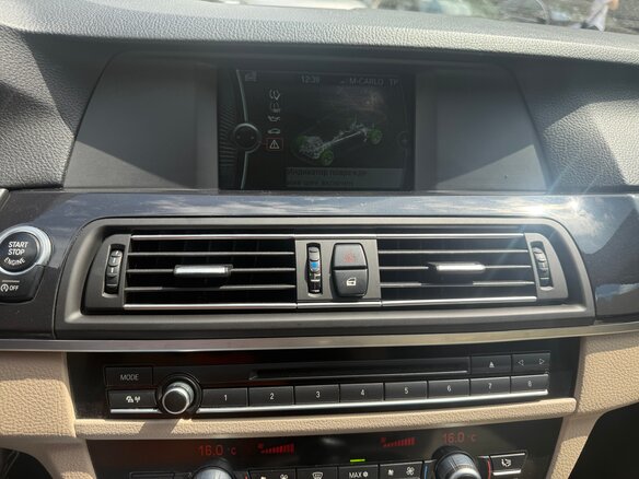 2012 BMW 5 серии 530d xDrive VI (F10/F11/F07), чёрный, 2100000 рублей - вид 10