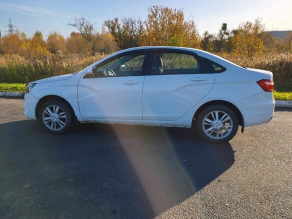 2017 Lada (ВАЗ) Vesta I, белый, 700000 рублей - вид 4