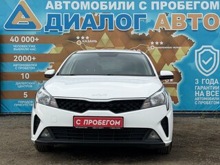 2022 Kia Rio IV Рестайлинг, белый, 1310000 рублей, вид 2