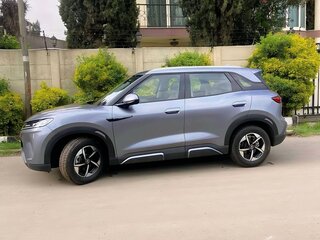 2025 BYD Yuan Up 45.12 kWh, серебристый, 1670000 рублей, вид 5