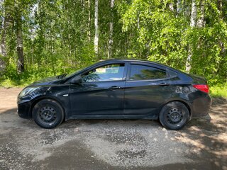 2013 Hyundai Solaris I, чёрный, 500000 рублей, вид 3