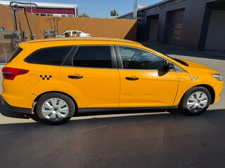 2016 Ford Focus III Рестайлинг, жёлтый, 585000 рублей, вид 4
