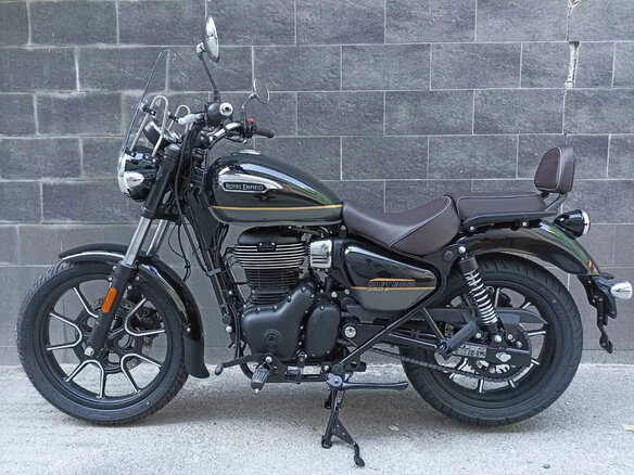 2026 Royal Enfield Meteor, чёрный, 528000 рублей - вид 3
