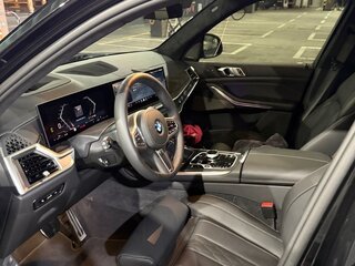 2026 BMW X7 40d I (G07) Рестайлинг, чёрный, 15280000 рублей, вид 4