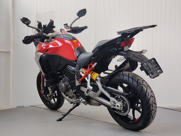 2023 Ducati Multistrada V4, красный, 1899000 рублей - вид 5
