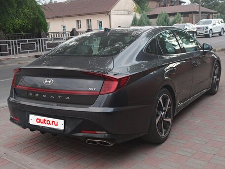2021 Hyundai Sonata VIII (DN8), серый, 2650000 рублей, вид 4