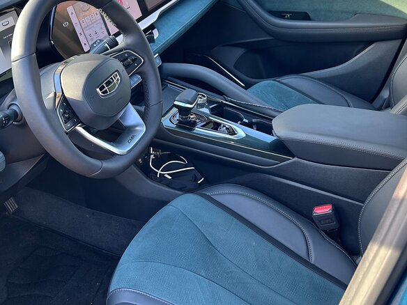 2024 Geely Monjaro I, синий - вид 4