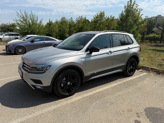 2019 Volkswagen Tiguan II, серебристый, 2860000 рублей, вид 1
