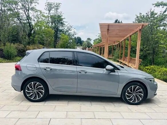 2023 Volkswagen Golf VIII, серый - вид 7