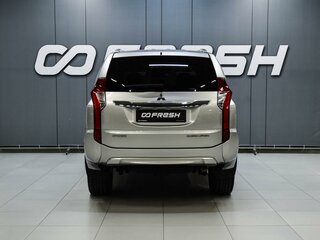 2017 Mitsubishi Pajero Sport III, серебристый, 2670000 рублей, вид 4