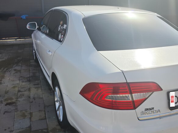 2013 Skoda Superb DSG II Рестайлинг, белый, 1100000 рублей - вид 1