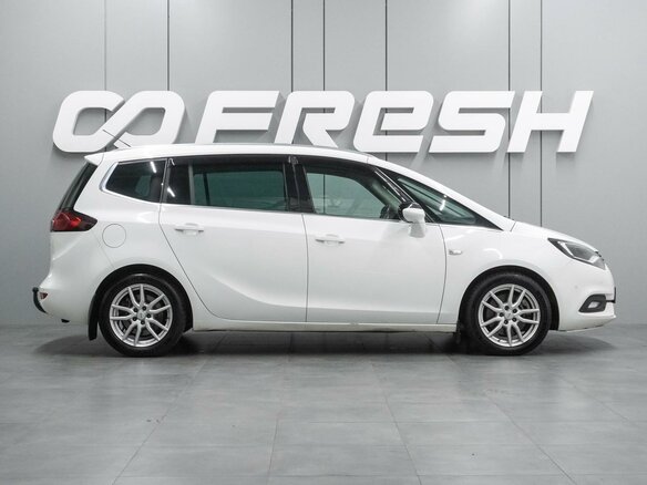 2017 Opel Zafira C Рестайлинг, белый, 1364000 рублей - вид 4