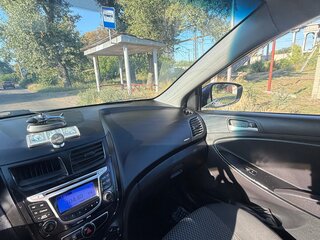 2015 Hyundai Solaris I Рестайлинг, чёрный, 450000 рублей, вид 3