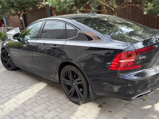 2020 Volvo S90 II Рестайлинг, чёрный, 3650000 рублей, вид 3