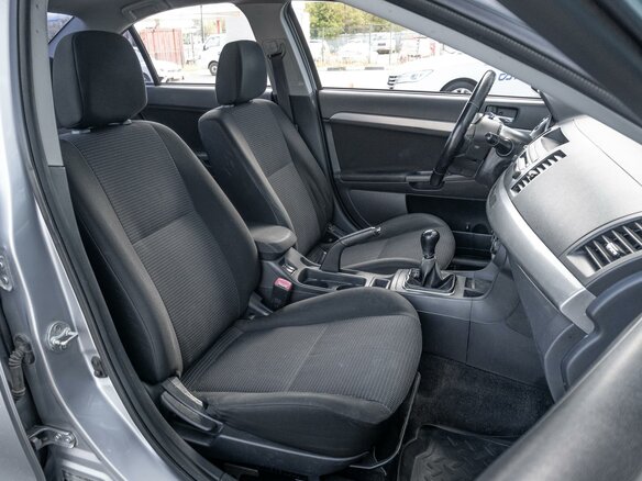 2007 Mitsubishi Lancer X, серебристый, 599000 рублей - вид 9