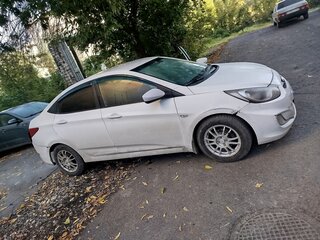2013 Hyundai Solaris I, белый, 415000 рублей, вид 3