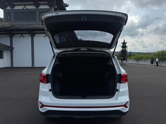2022 Jetta VS7 I Рестайлинг 1, белый - вид 4