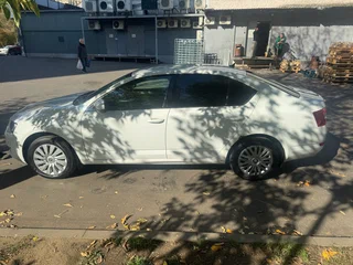 2017 Skoda Octavia III (A7), белый, 1400000 рублей, вид 3
