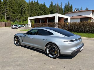 2022 Porsche Taycan Turbo S I, серебристый, 17000000 рублей, вид 5