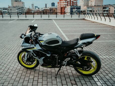 2008 Suzuki GSX-R 600, серебристый, 790000 рублей, вид 3