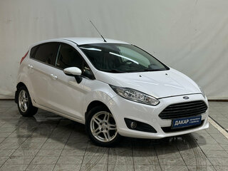 2016 Ford Fiesta Mk6 Рестайлинг, белый, 660000 рублей, вид 2