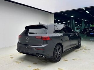 2023 Volkswagen Golf VIII, чёрный, 1570000 рублей, вид 5