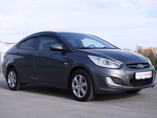 2013 Hyundai Solaris I, серый, 717236 рублей, вид 3