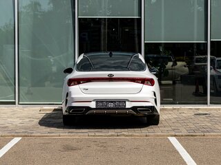 2021 Kia K5 III, белый, 2595000 рублей, вид 5