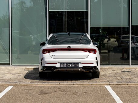 2021 Kia K5 III, белый, 2595000 рублей, вид 5