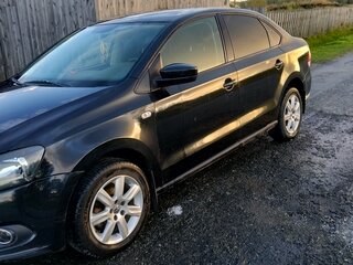 2013 Volkswagen Polo V, чёрный, 700000 рублей, вид 4