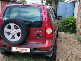 2013 Chevrolet Niva I Рестайлинг, красный, 500000 рублей, вид 3