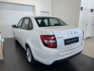 2026 Lada (ВАЗ) Granta I Рестайлинг, белый, 1068000 рублей, вид 4
