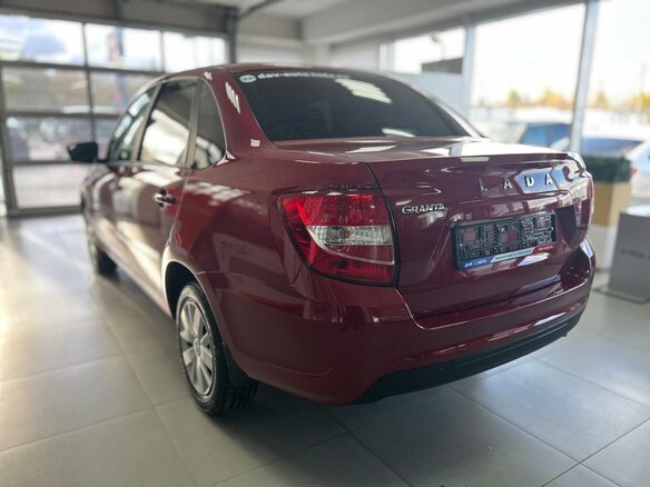 2026 Lada (ВАЗ) Granta I Рестайлинг, красный - вид 4