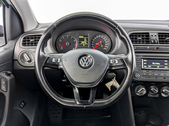 2018 Volkswagen Polo V Рестайлинг, белый, 985000 рублей - вид 20