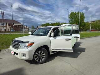 2013 Toyota Land Cruiser 200 Series Рестайлинг 1, белый, 4499900 рублей, вид 1