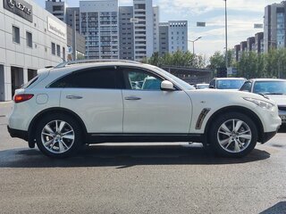 2013 Infiniti FX30d II (S51) Рестайлинг, белый, 1450000 рублей, вид 3