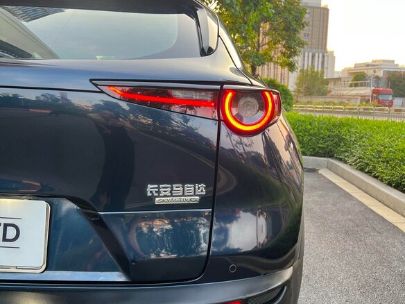 2023 Mazda CX-30 I, синий, 1630000 рублей - вид 6