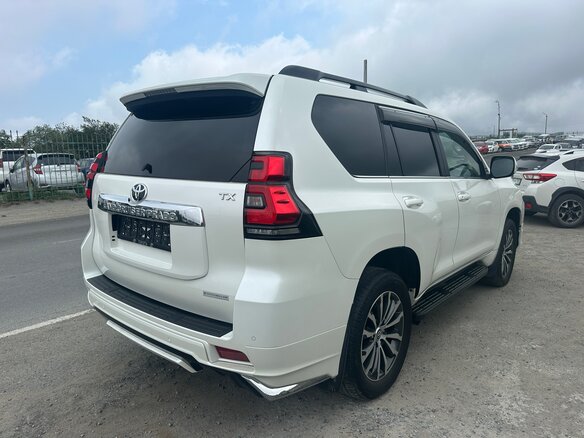 2021 Toyota Land Cruiser Prado 150 Series Рестайлинг 3, белый, 5700000 рублей - вид 5