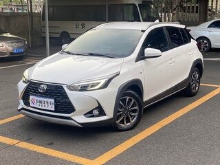 2023 Toyota Yaris L XP150 Рестайлинг, белый, 1160000 рублей, вид 1