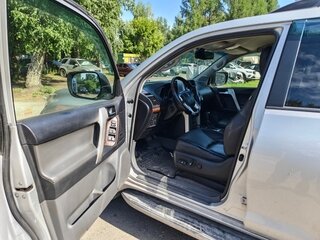 2012 Toyota Land Cruiser Prado 150 Series, серебристый, 2430000 рублей, вид 5