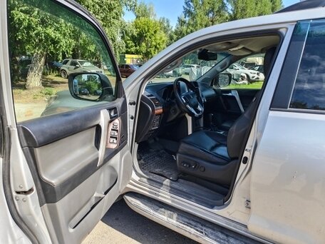 2012 Toyota Land Cruiser Prado 150 Series, серебристый, 2430000 рублей, вид 5