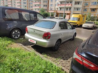 2001 Toyota Platz, серый, 270000 рублей, вид 3