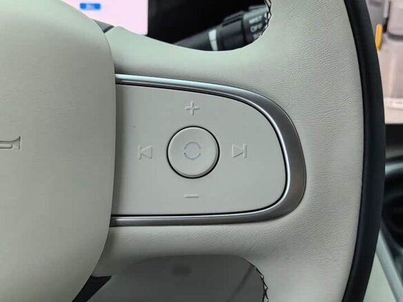 2024 Geely Geome Xingyuan 40.16 kWh, бежевый - вид 10