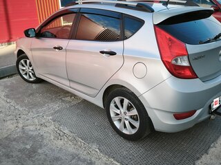 2011 Hyundai Solaris I, серебристый, 550000 рублей, вид 4