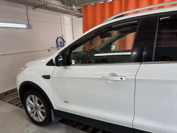 2016 Ford Kuga II Рестайлинг, белый, 1550000 рублей - вид 10