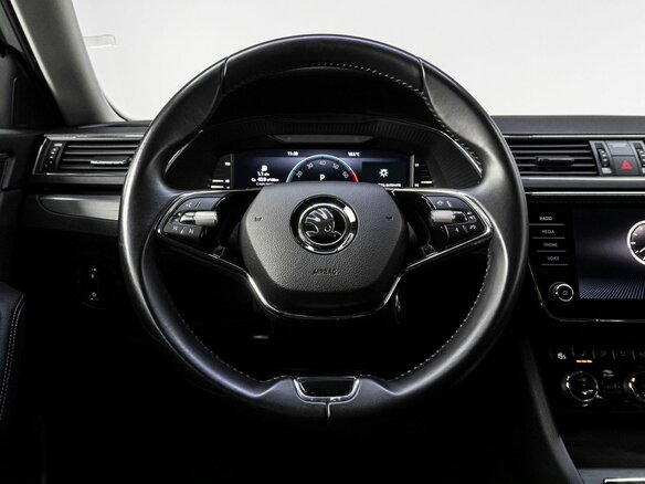 2021 Skoda Superb III Рестайлинг, белый, 2865000 рублей - вид 18