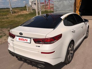 2020 Kia Optima IV Рестайлинг, белый, 2300000 рублей, вид 3